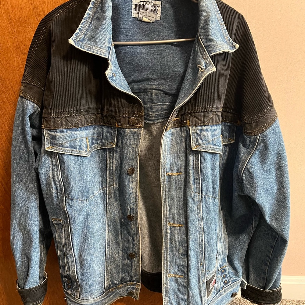 Vintage Jordache jean jacket from the 80s